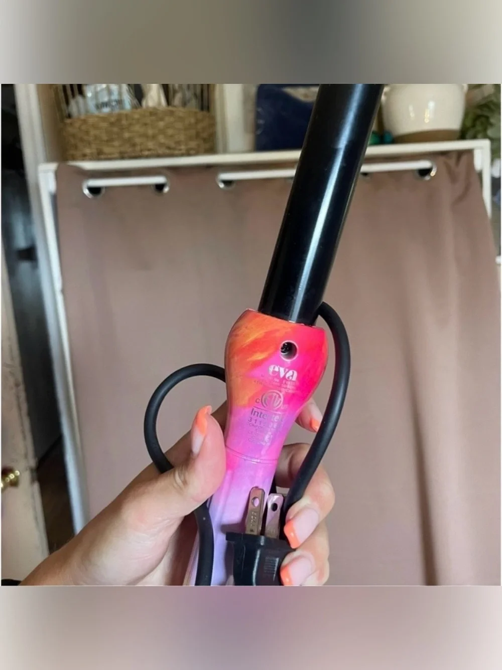 Eva hair NYC curling iron like new condition